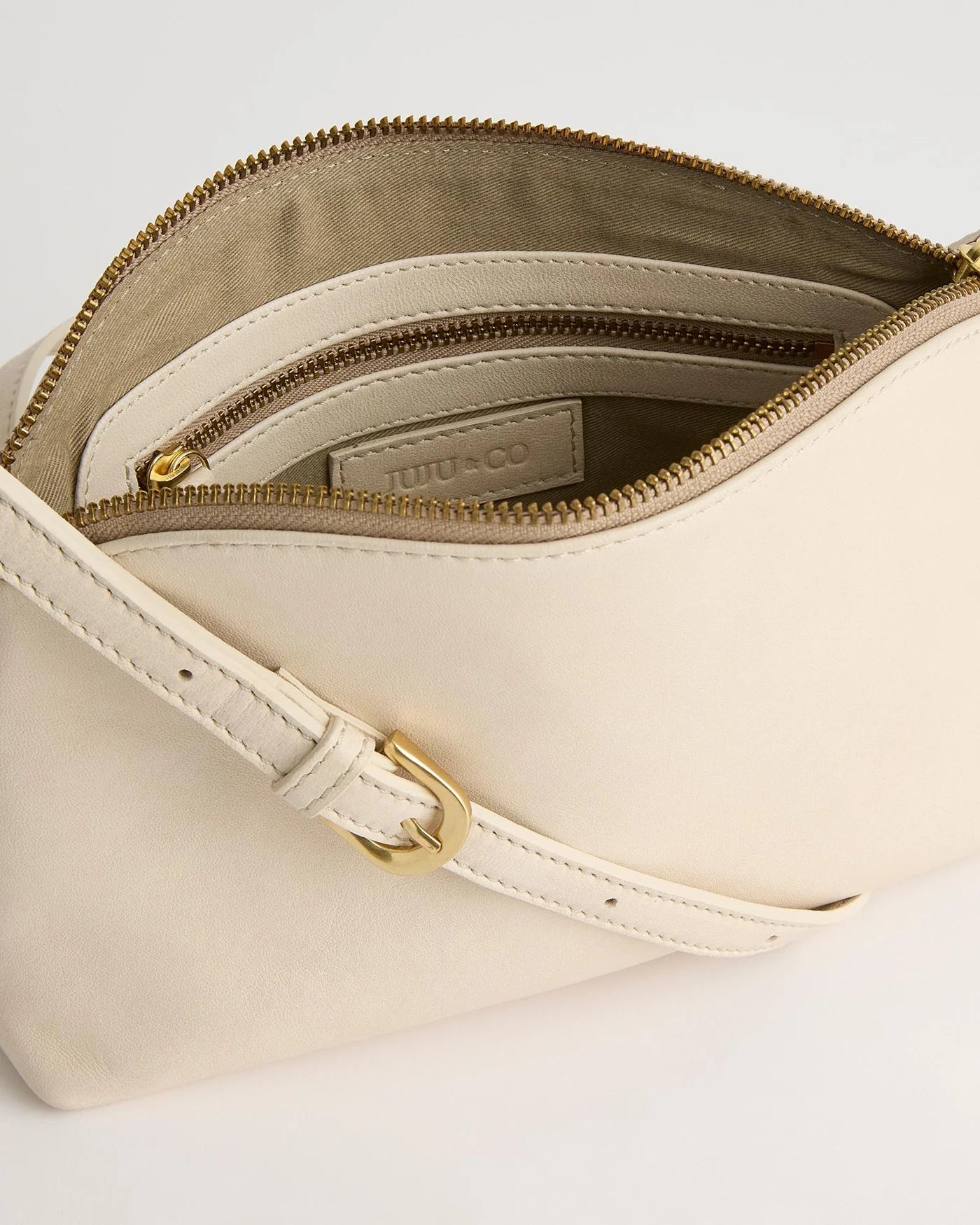 Juju & Co. Cleo Crossbody Ivory