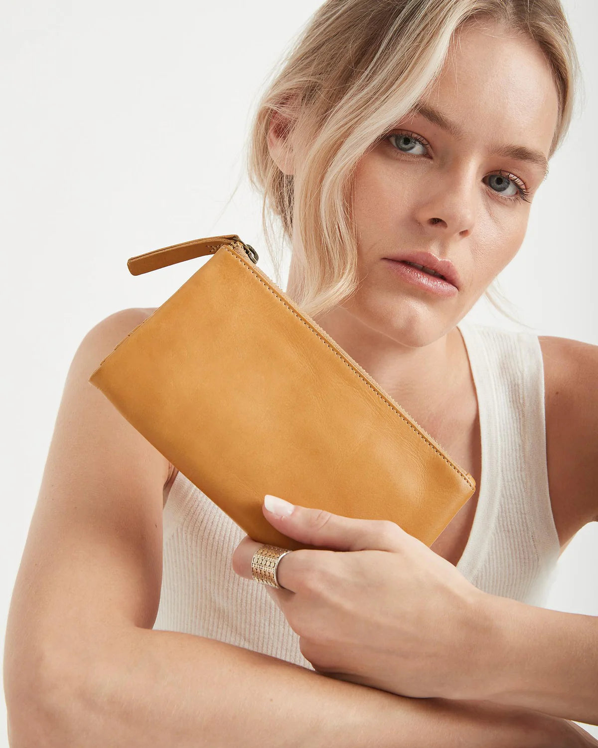 Juju & Co. Large Capri Wallet Tan