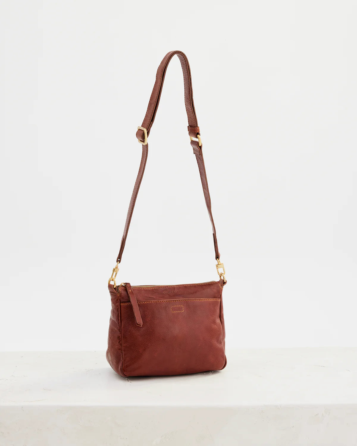 Juju & Co. Frida Crossbody Tan