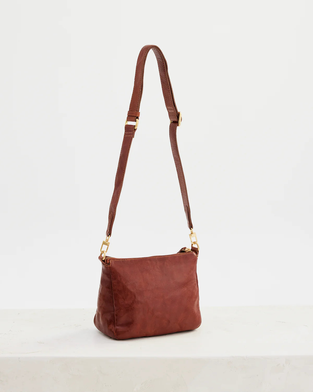 Juju & Co. Frida Crossbody Tan